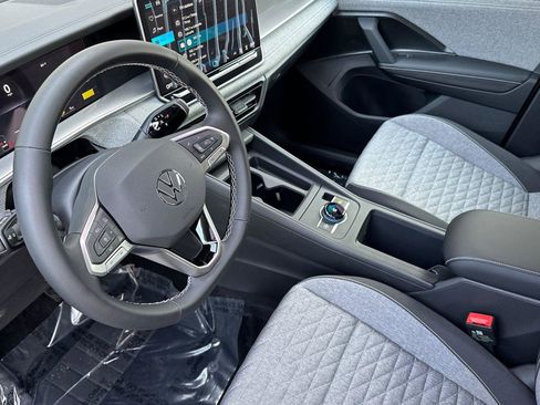 New 2026 Volkswagen Tiguan S FWD image 9