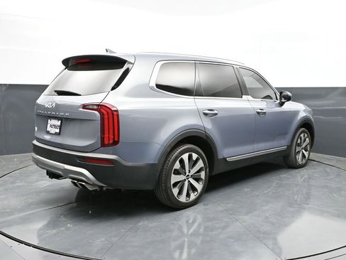 Used 2022 Kia Telluride EX w/ EX Premium Package FWD image 3