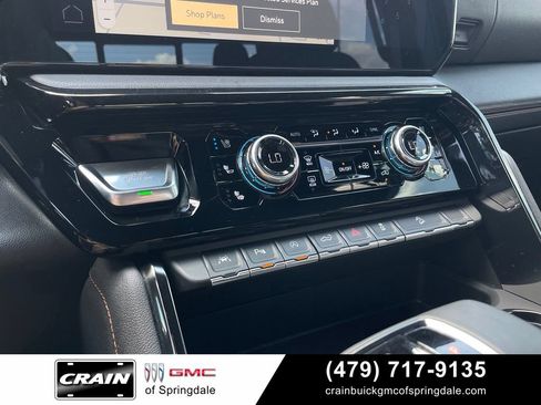 Used 2024 GMC Sierra 1500 AT4 w/ Technology Package AWD/4WD image 19