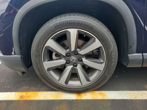 Used 2023 Honda Pilot Touring image 17