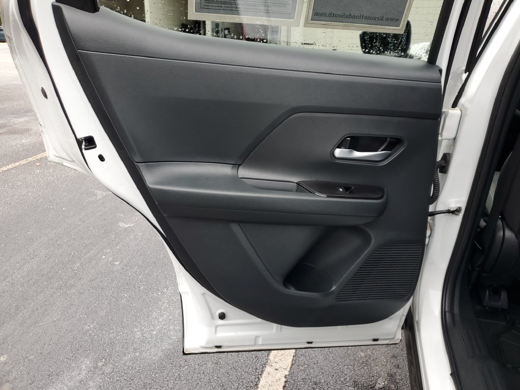 Used 2025 Nissan Kicks SV FWD image 15