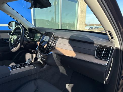 Certified 2025 Volvo XC90 B6 Plus image 12