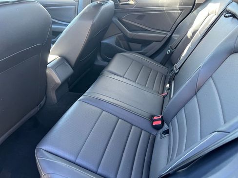 Used 2024 Volkswagen Jetta SE image 11