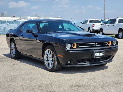 Used 2022 Dodge Challenger GT AWD/4WD image 3