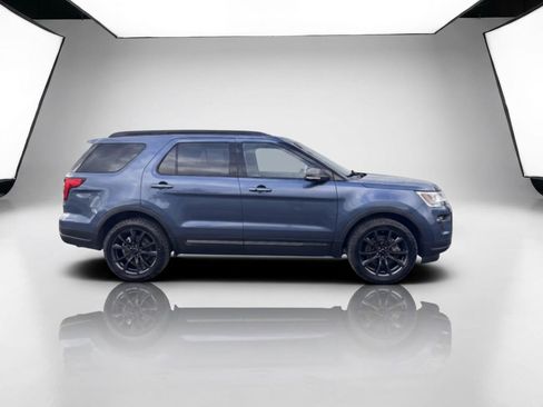 Used 2019 Ford Explorer XLT w/ Equipment Group 202A AWD/4WD image 3