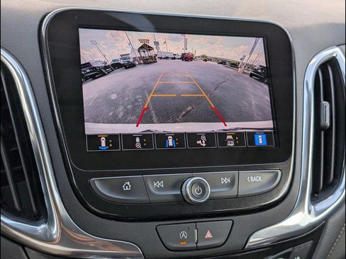 Used 2024 Chevrolet Equinox Premier FWD image 8