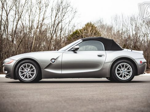 Used 2004 BMW Z4 2.5i image 14