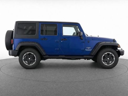 Used 2009 Jeep Wrangler Unlimited Sahara AWD/4WD image 8