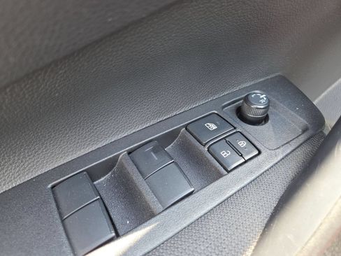 Used 2025 Toyota Corolla LE FWD image 28