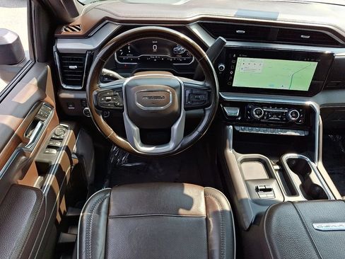 Used 2024 GMC Sierra 2500 Denali w/ Denali Reserve Package AWD/4WD image 12