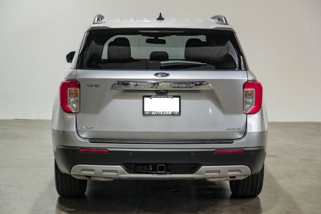 Used 2021 Ford Explorer XLT w/ Equipment Group 202A AWD/4WD image 11