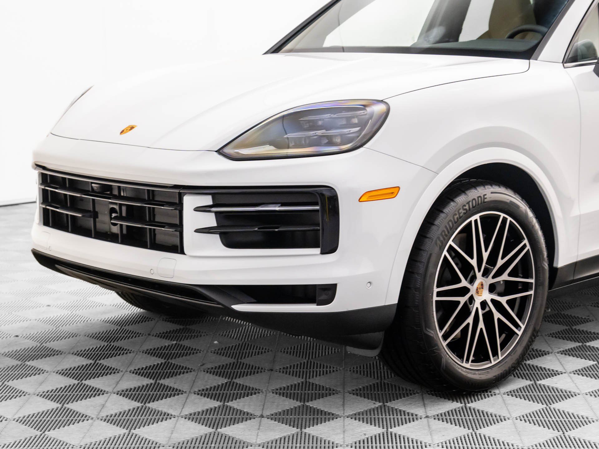 Certified 2026 Porsche Cayenne AWD/4WD image 38