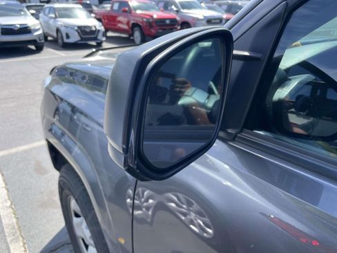 Used 2016 Toyota Tacoma SR image 14