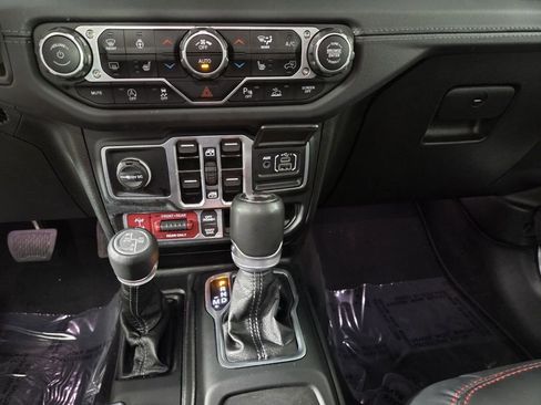 Certified 2025 Jeep Wrangler Unlimited Rubicon image 22