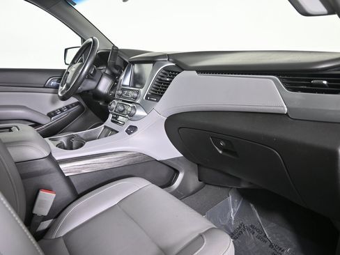 Used 2019 Chevrolet Tahoe LT w/ LT Signature Package image 15