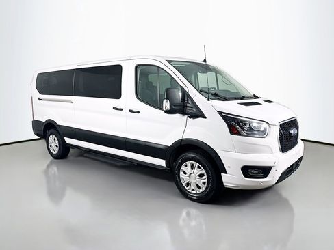 Used 2023 Ford Transit 350 XLT image 3