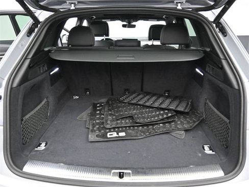 Used 2024 Audi Q5 e Premium Plus w/ Premium Plus Package image 31