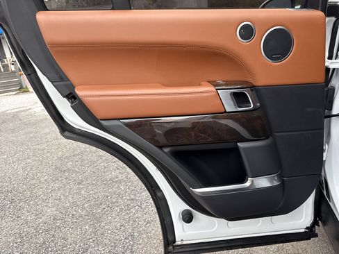 Used 2017 Land Rover Range Rover Autobiography image 41