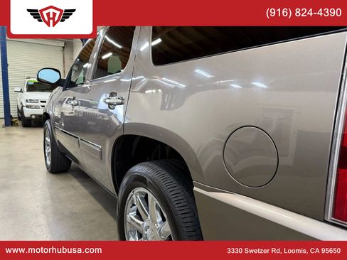 Used 2011 GMC Yukon Denali image 4