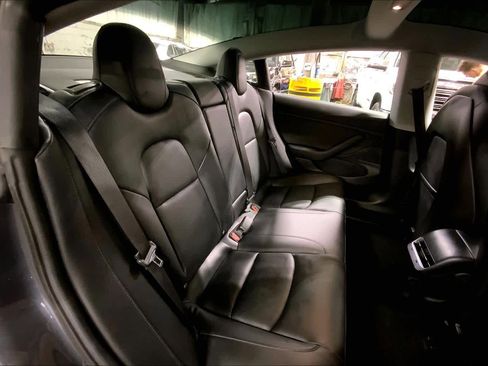 Used 2019 Tesla Model 3 Long Range image 19