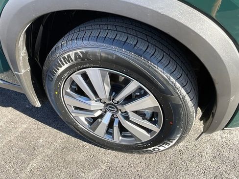 Certified 2024 Nissan Pathfinder SL w/ Lighting Package (N92) image 12