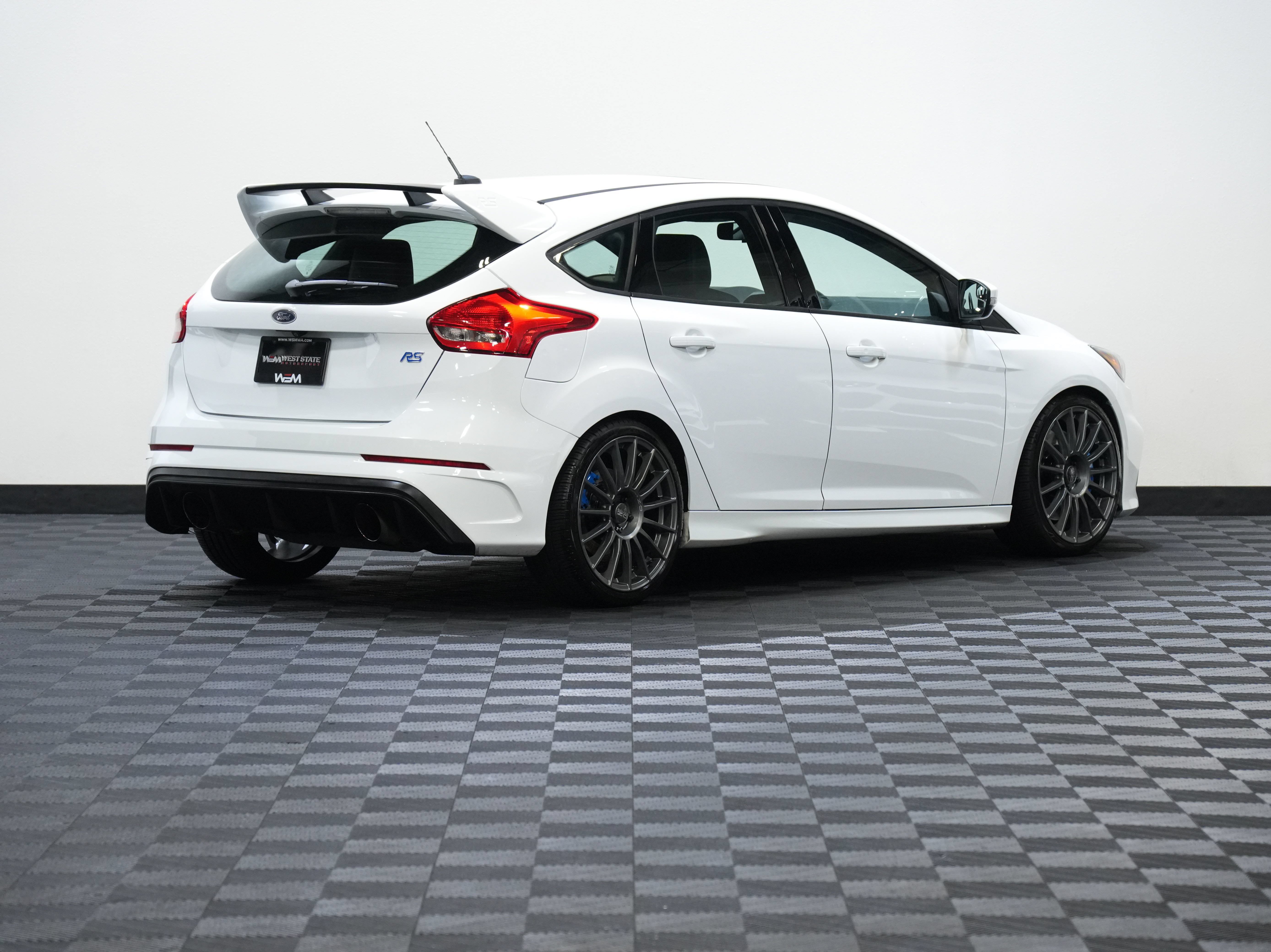 Used 2017 Ford Focus RS AWD/4WD image 6