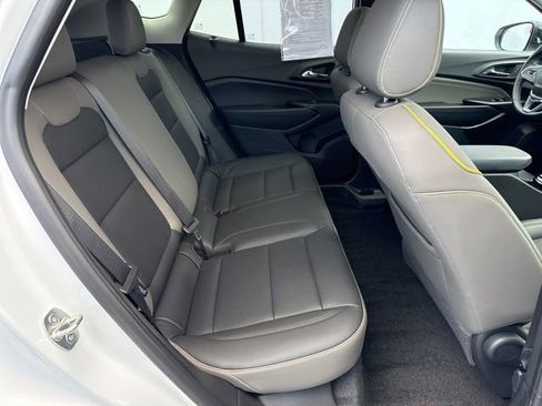 Used 2024 Chevrolet Trax ACTIV w/ Sunroof Package image 23