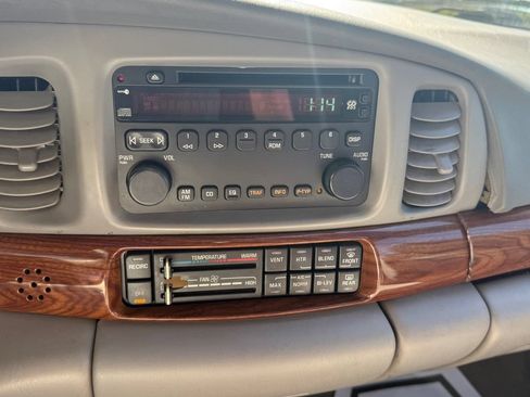 Used 2002 Buick Le Sabre Custom w/ Luxury Pkg FWD image 12