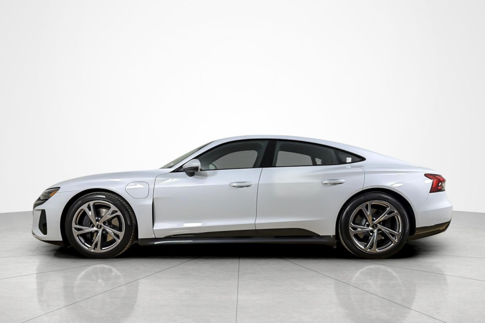Used 2024 Audi e-tron GT Premium Plus w/ Executive Package AWD/4WD image 2