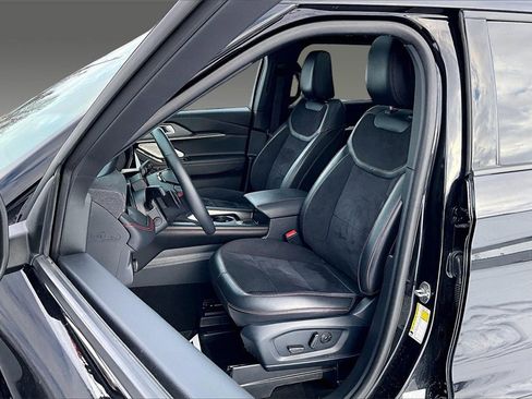 Used 2025 Ford Explorer ST image 14