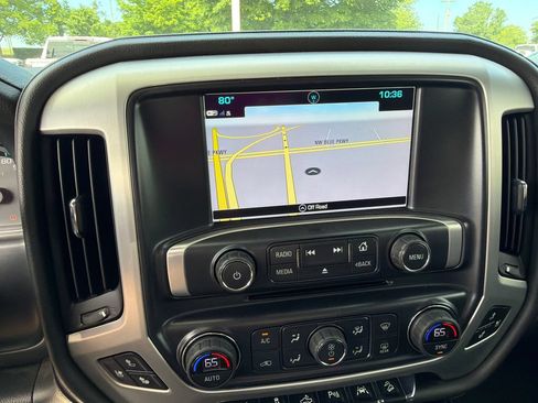 Used 2018 GMC Sierra 1500 SLT w/ SLT Premium Package AWD/4WD image 31