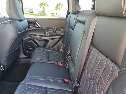 New 2026 Mitsubishi Outlander SEL FWD image 10