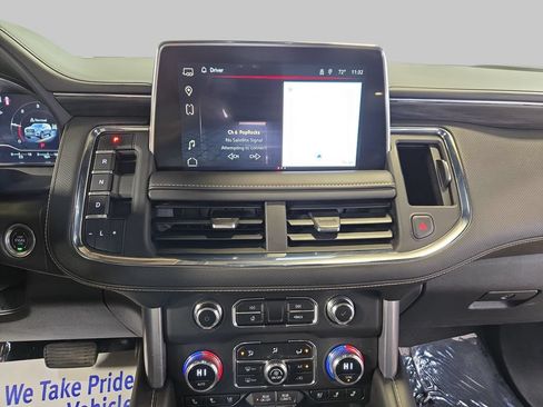 Used 2023 GMC Yukon XL SLT AWD/4WD image 24