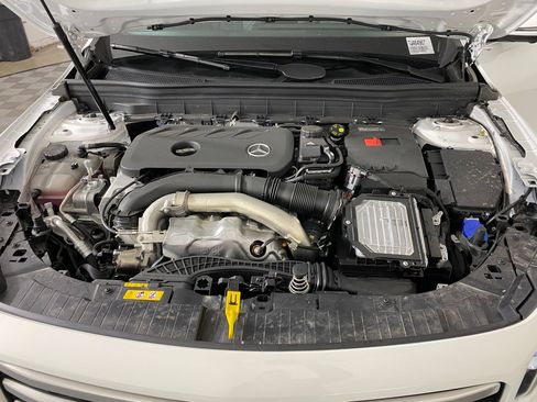 Used 2026 Mercedes-Benz GLB 250 4MATIC image 32