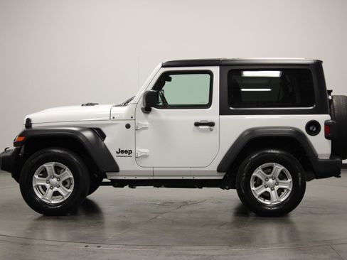 Used 2022 Jeep Wrangler Sport AWD/4WD image 5