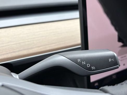 Used 2023 Tesla Model Y Performance AWD/4WD image 17