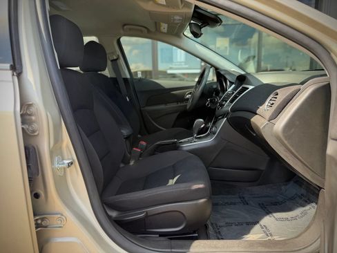 Used 2015 Chevrolet Cruze LT FWD image 14