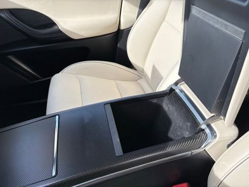 Used 2022 Tesla Model X Plaid image 22