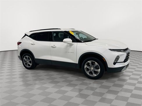 Certified 2024 Chevrolet Blazer LT w/ Convenience Package image 12