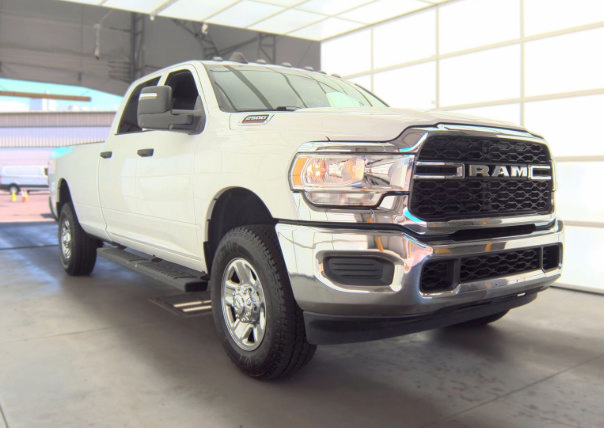 Used 2023 RAM 2500 Tradesman w/ Chrome Appearance Group AWD/4WD image 5