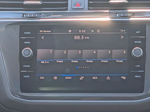 Certified 2023 Volkswagen Tiguan SE w/ Panoramic Sunroof Package AWD/4WD image 31