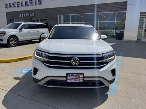 Used 2022 Volkswagen Atlas SE image 2