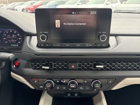 Used 2025 Honda Accord SE image 18