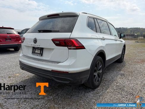 Used 2022 Volkswagen Tiguan SE w/ Panoramic Sunroof Package image 5