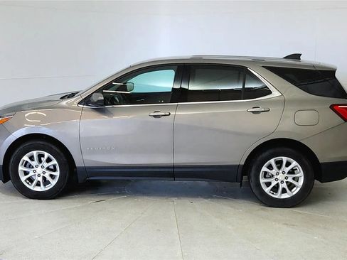 Used 2019 Chevrolet Equinox LT FWD image 4