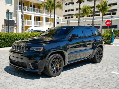 Used 2018 Jeep Grand Cherokee Trackhawk AWD/4WD image 2