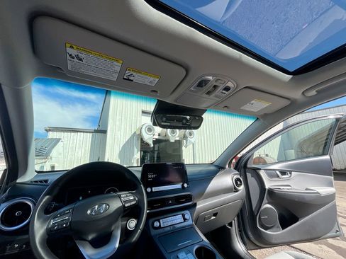 Used 2023 Hyundai Kona Limited image 27