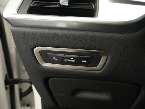 Used 2025 BMW X7 M60i image 44