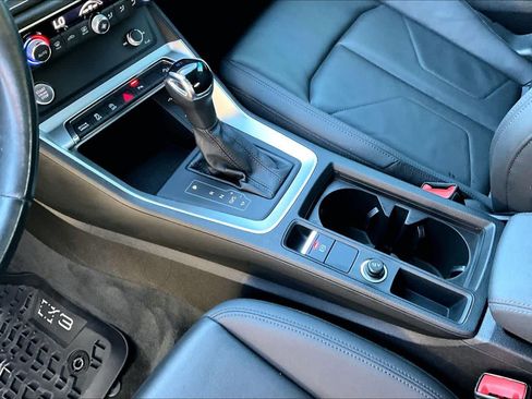 Used 2020 Audi Q3 2.0T Premium w/ Convenience Package image 16