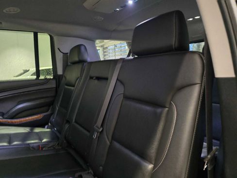 Used 2018 Chevrolet Suburban Premier image 22
